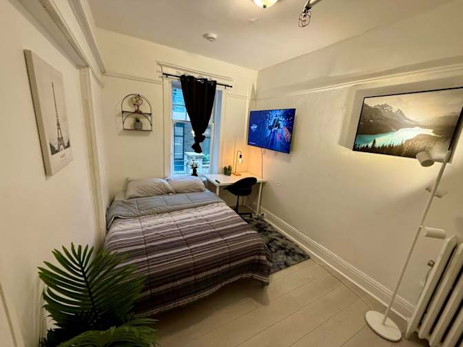 Alona's room