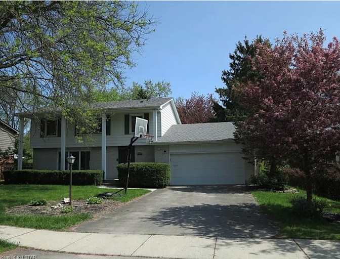 chloe forestier's room