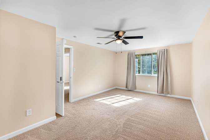 lifedoorrentals's room