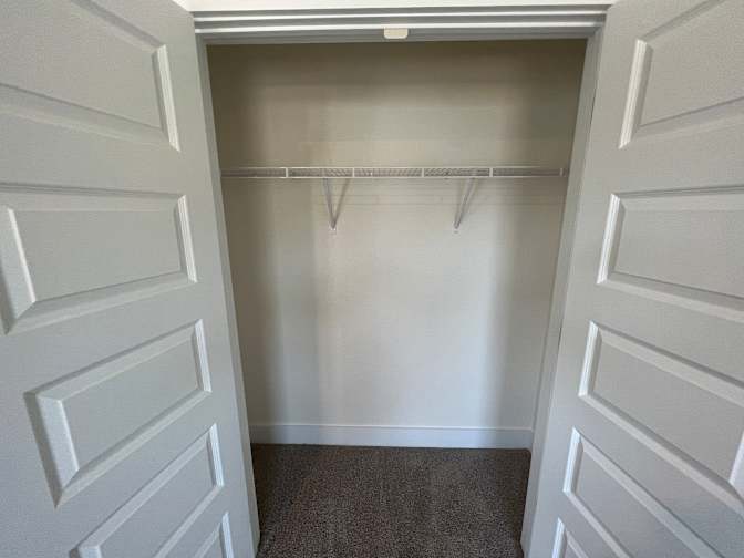 Alcove Rooms's room