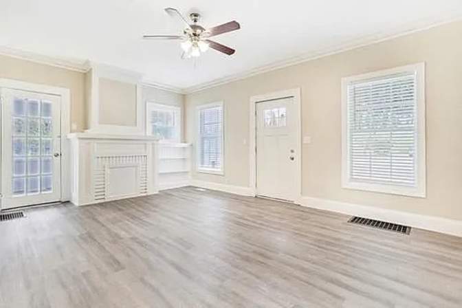 Alcove Rooms's room