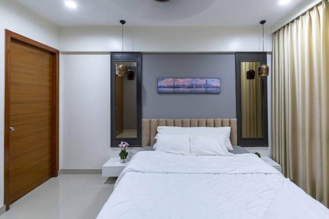 Farman's room