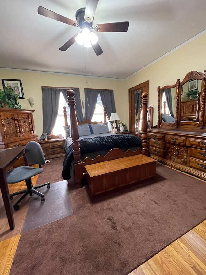 Kelly's room