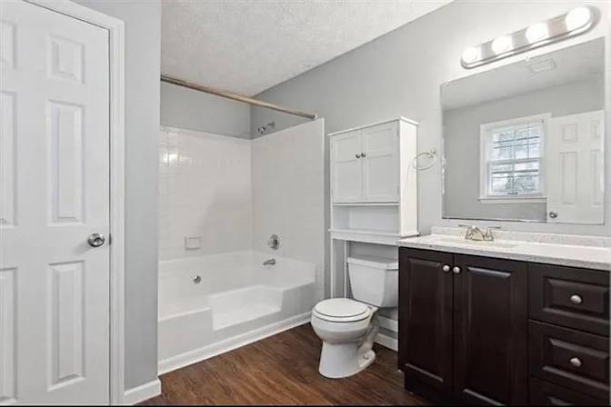 Alcove Rooms's room