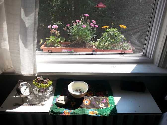 Mirna's room
