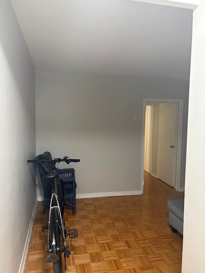 Ola's room