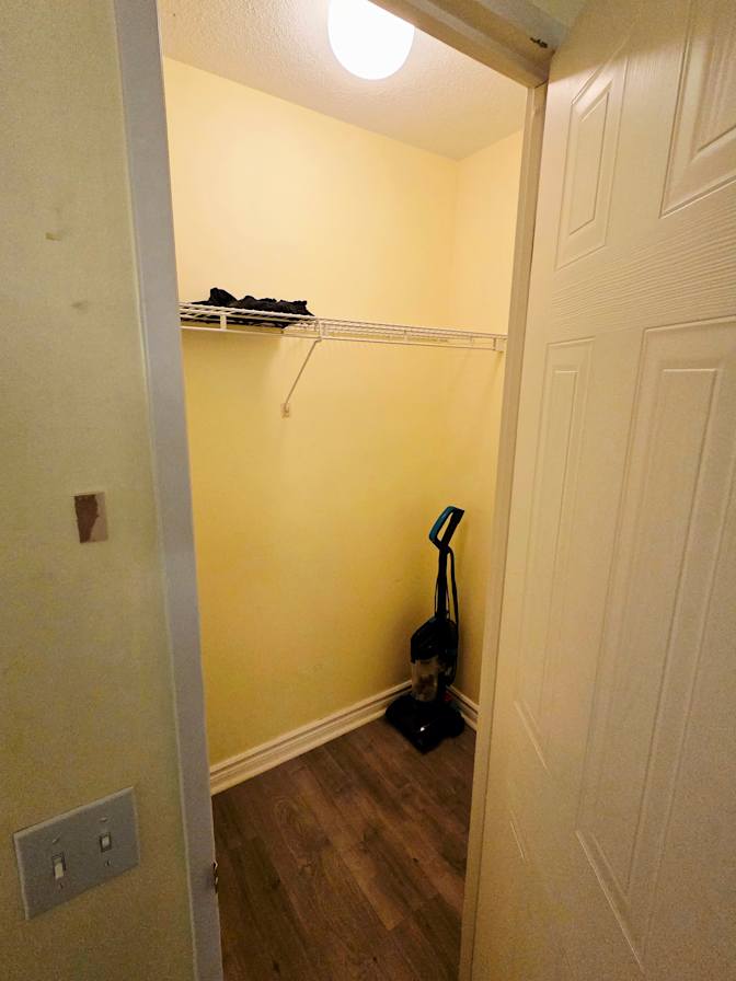 Youn's room