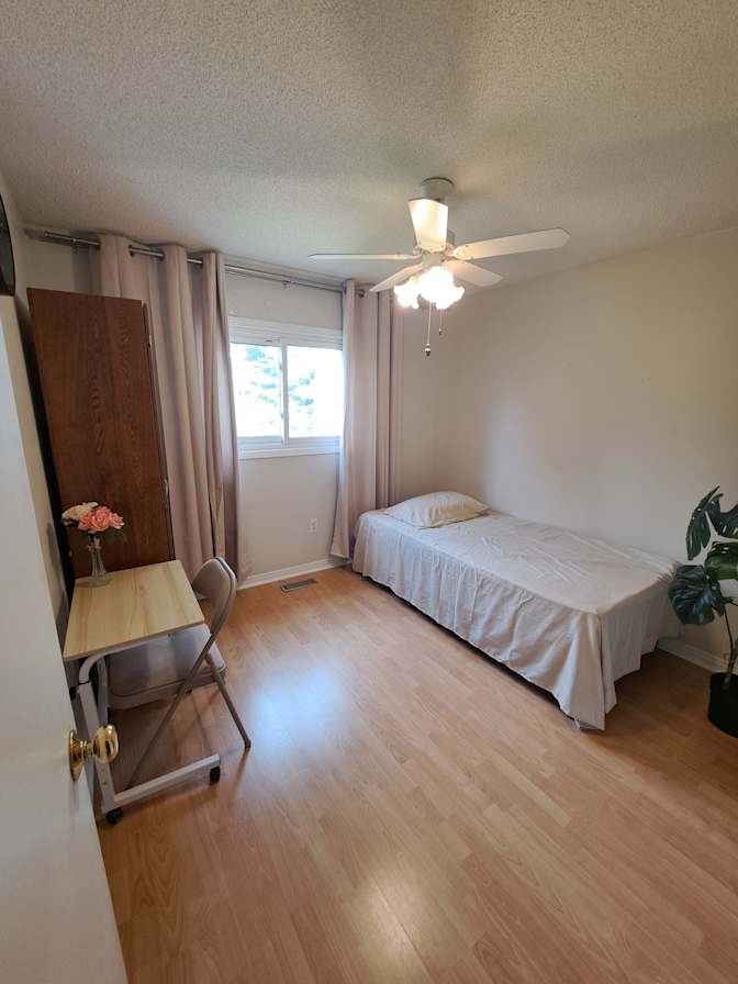 Tariq's room
