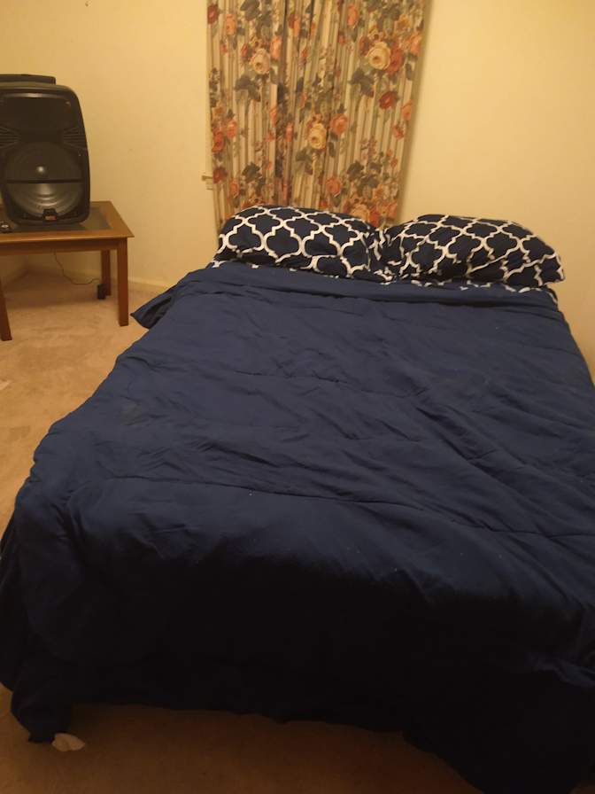 Alonza's room