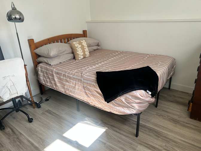 Katy Saunders's room