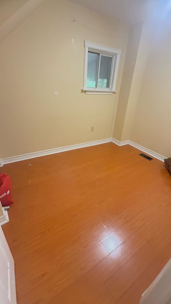 Autmn Rooms's room