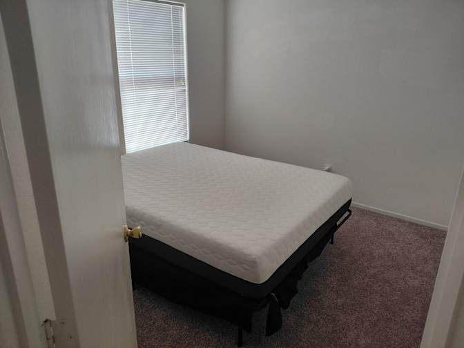 Mauricio's room