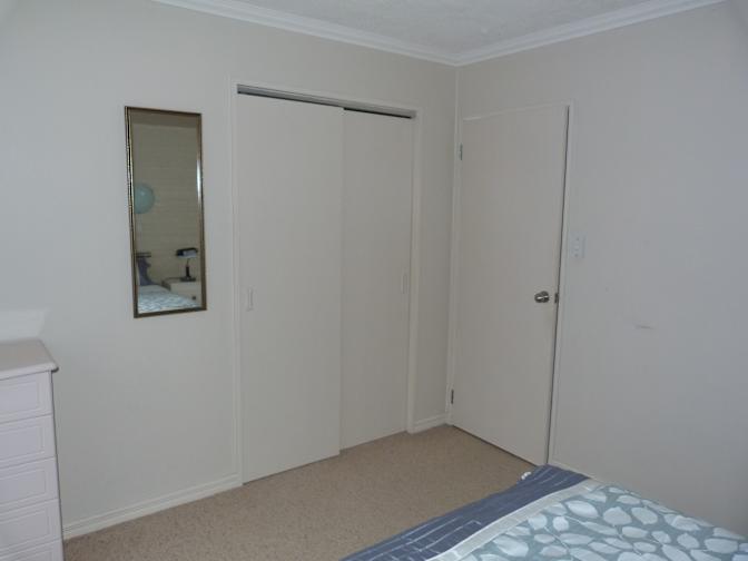 warren dowle's room