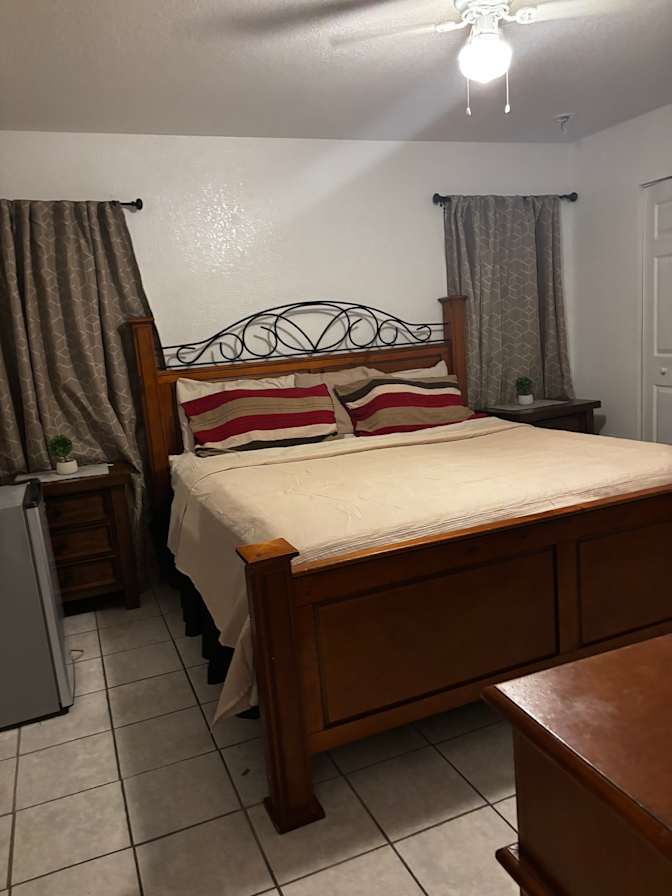ROVET SENIOR's room