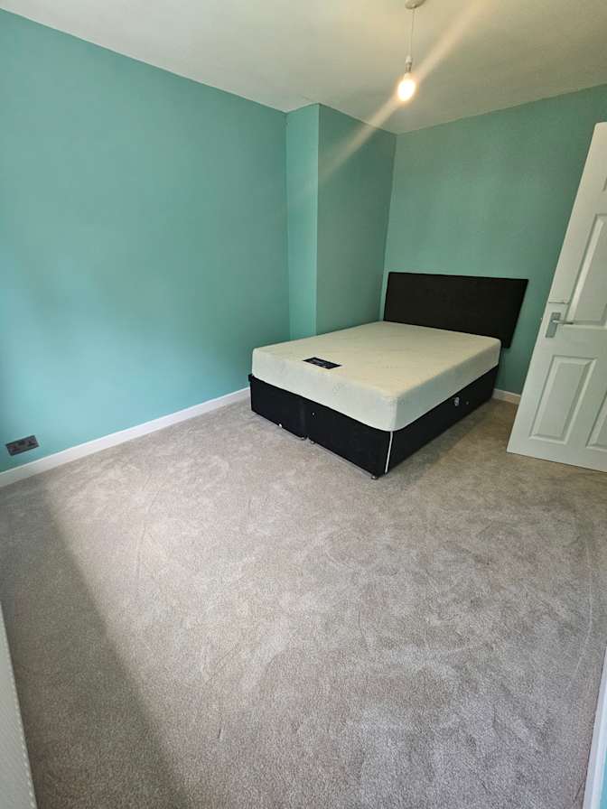 maria hussain's room