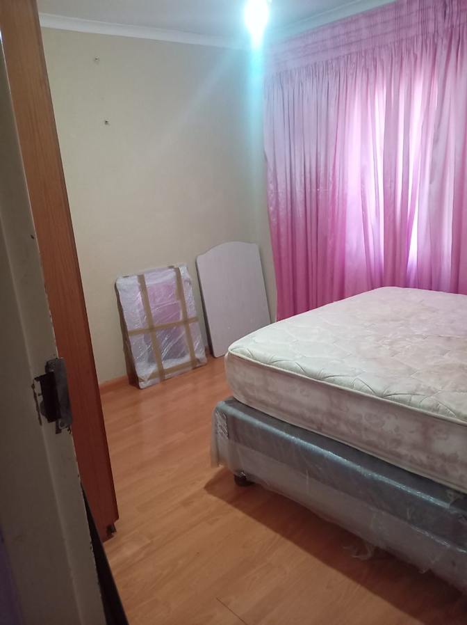 Ayi Phalane's room