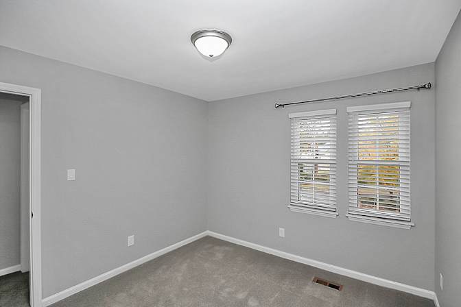 Alcove Rooms's room