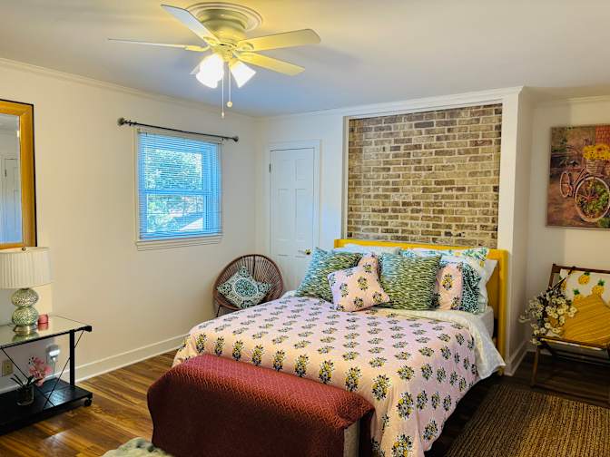 Tee's room