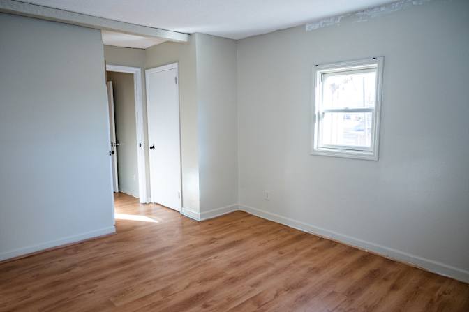 lifedoorrentals's room