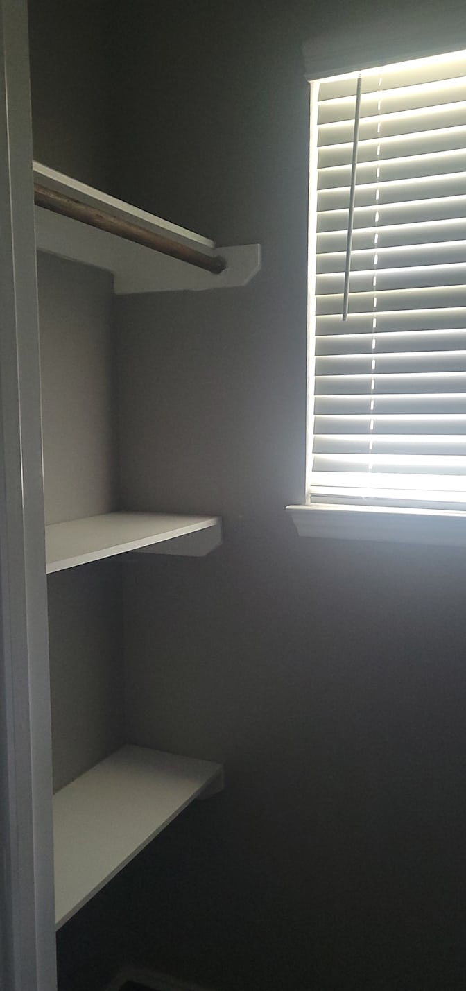 Efrain's room