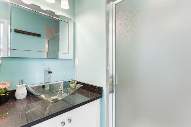 Jennifer Dsouza's room