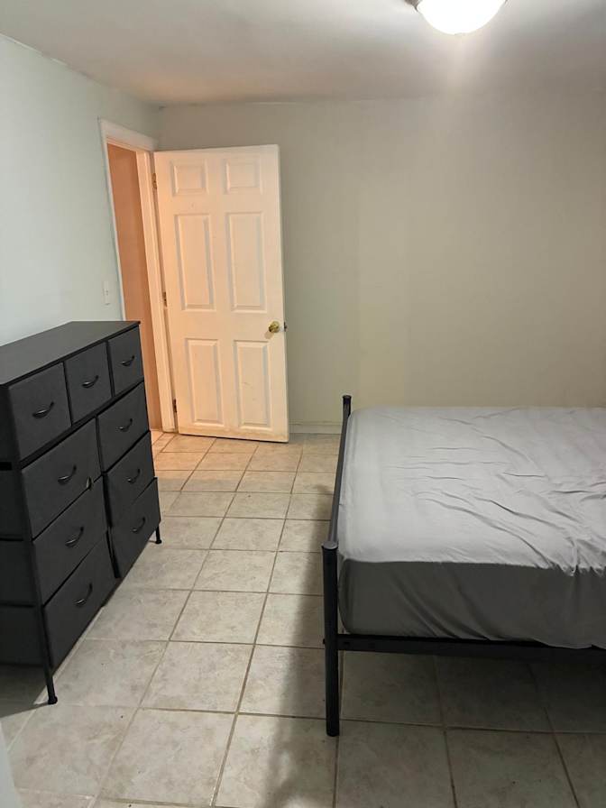 Ken's room