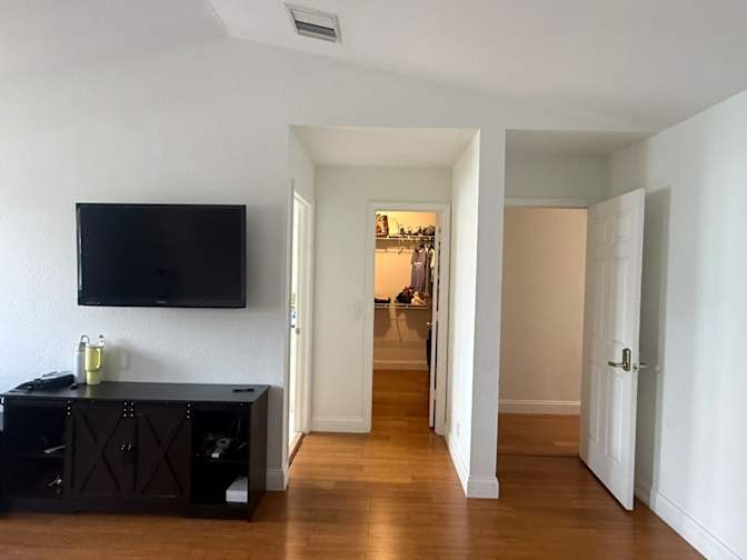 Marcos Carvalho's room