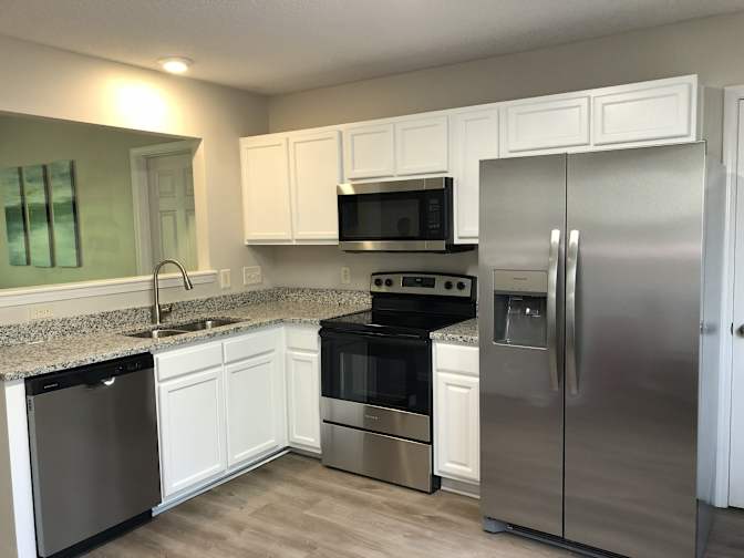 Carolina Realty Link's room