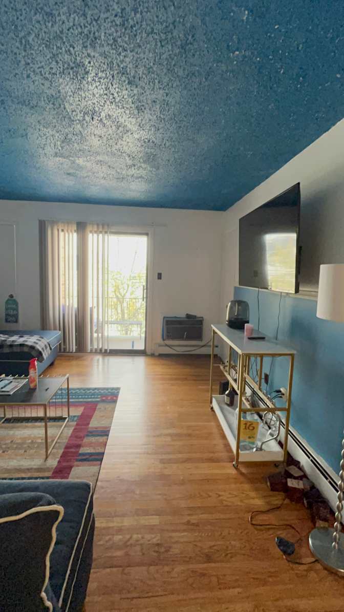 Room FOR RENT's room