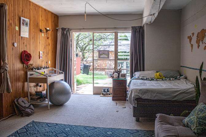 Salma Tanaka's room
