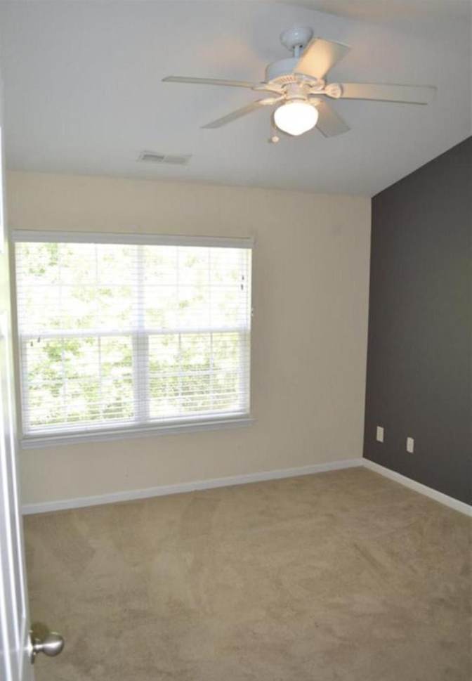 Alcove Rooms's room