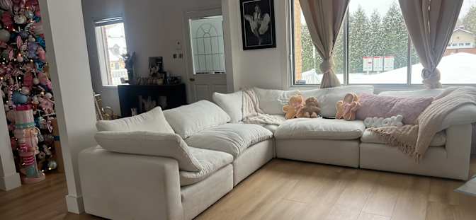 Marilyn Delbello's room