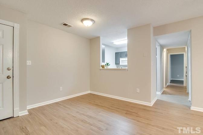 Alcove Rooms's room