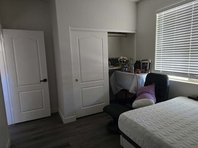 Hen Pham's room