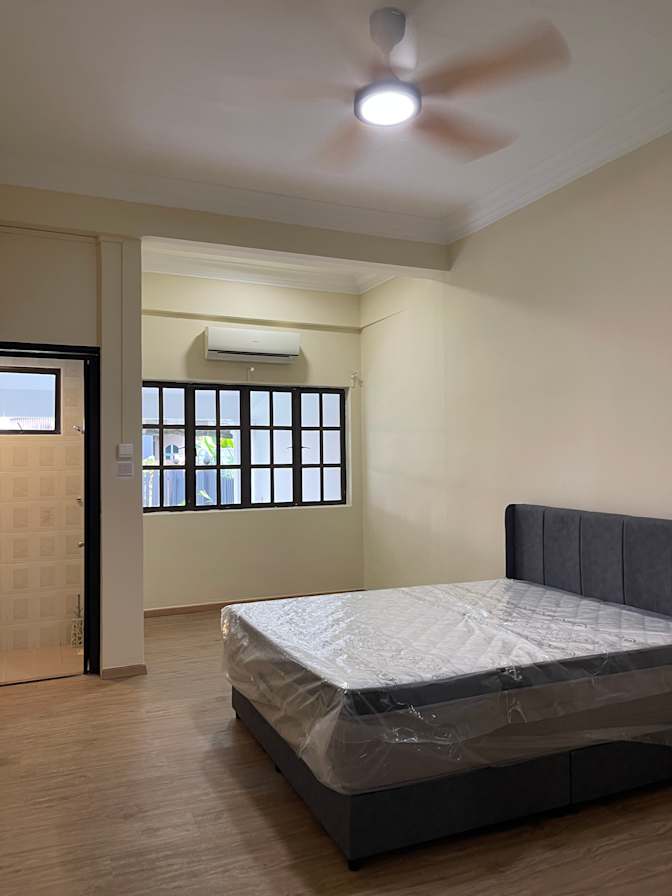Carmen Low's room