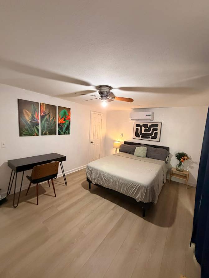 Iveth hdez's room