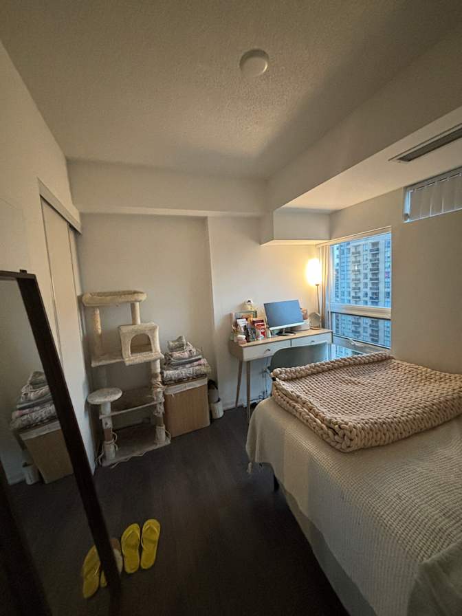 Lina's room