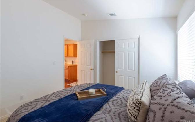 Saul M.'s room