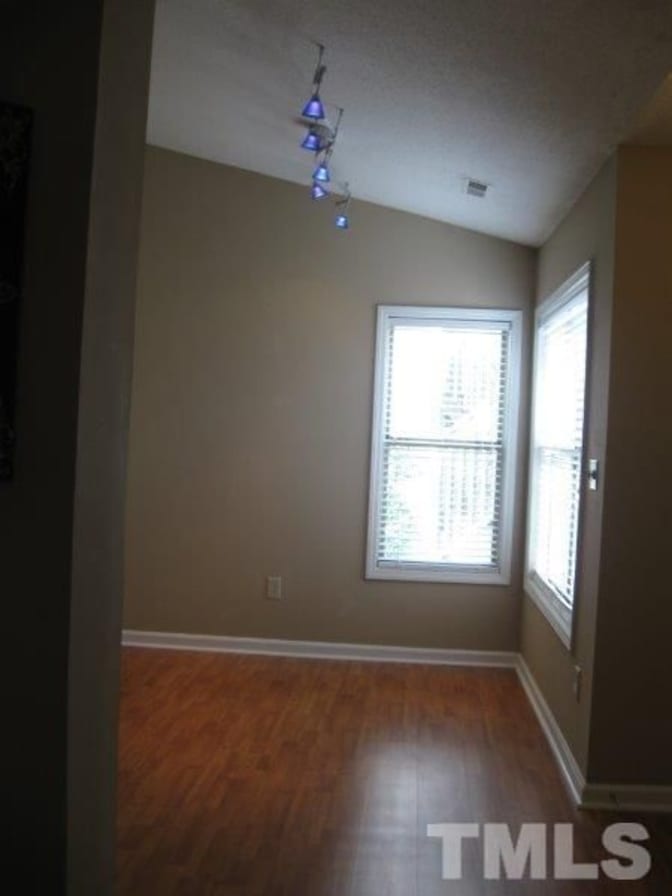 Alcove Rooms's room