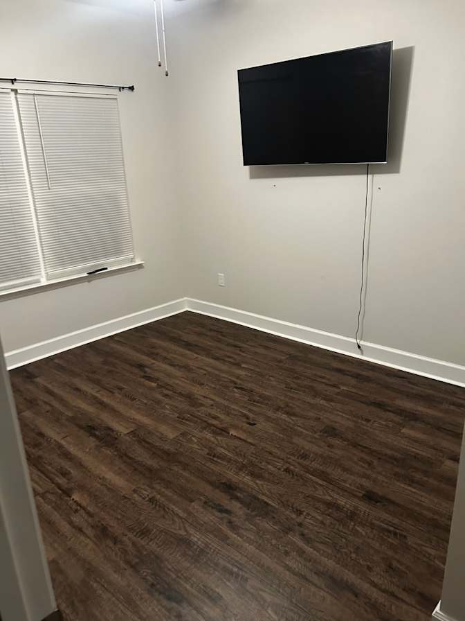 Deontae's room