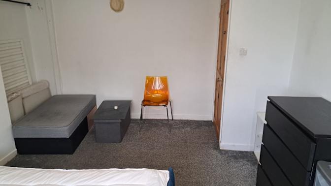 Max's room