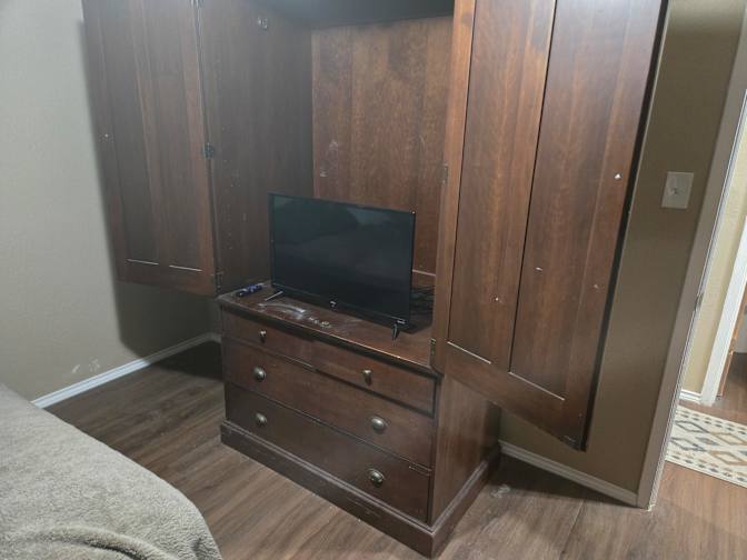 JERRY PAUL CHAMBERLAIN's room