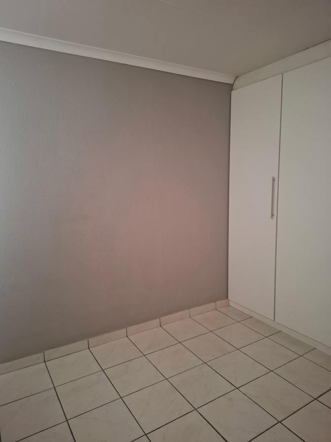 Vallence's room