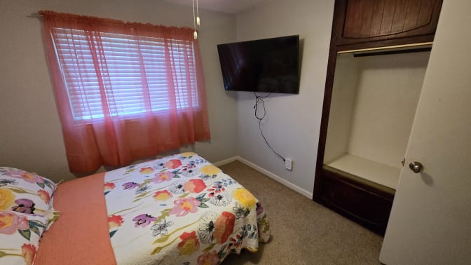 June Islas-Gomez's room