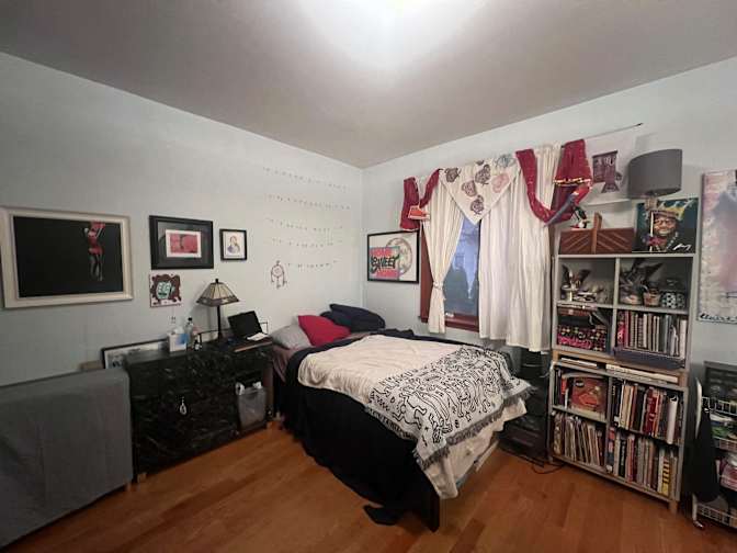 lora Morgenstern's room
