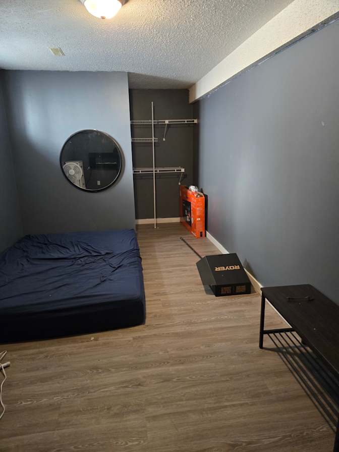 Ron's room