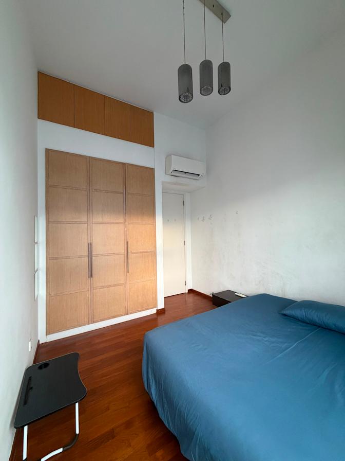 Pooja Jolly's room