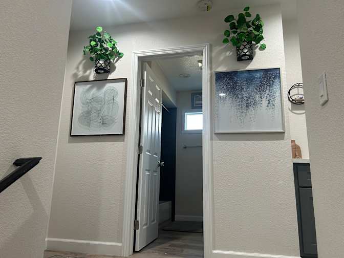 Hoa's room