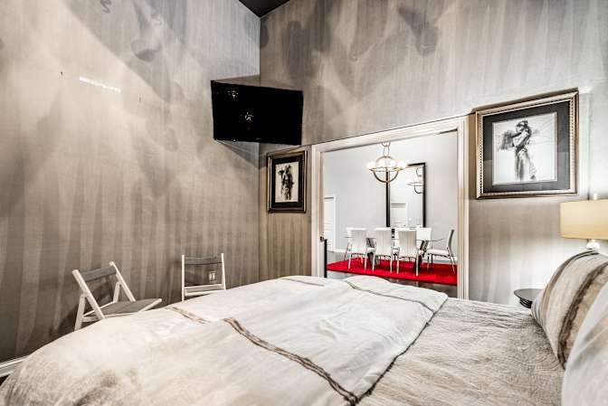 Taylor's room