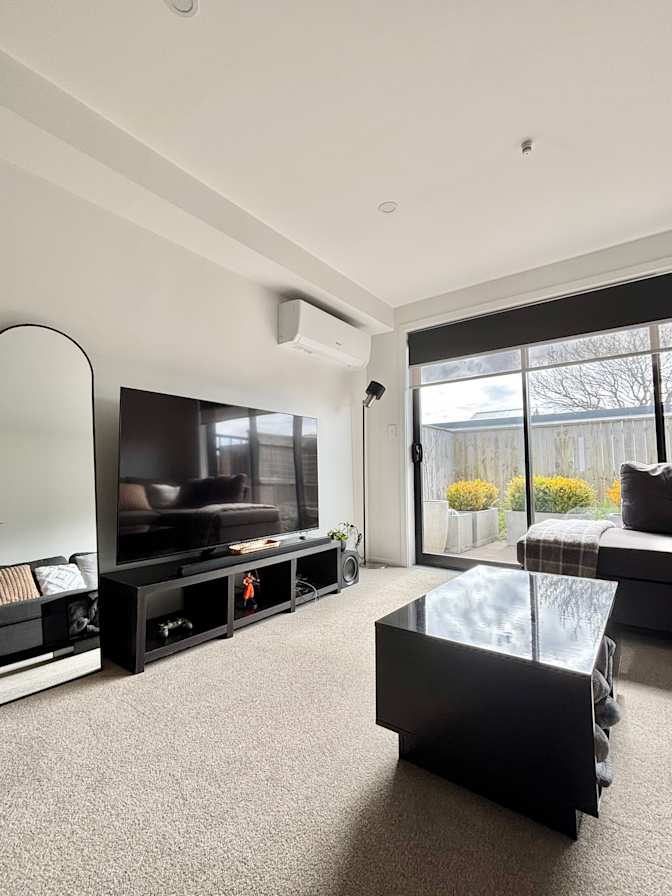 Kara Leonardo's room